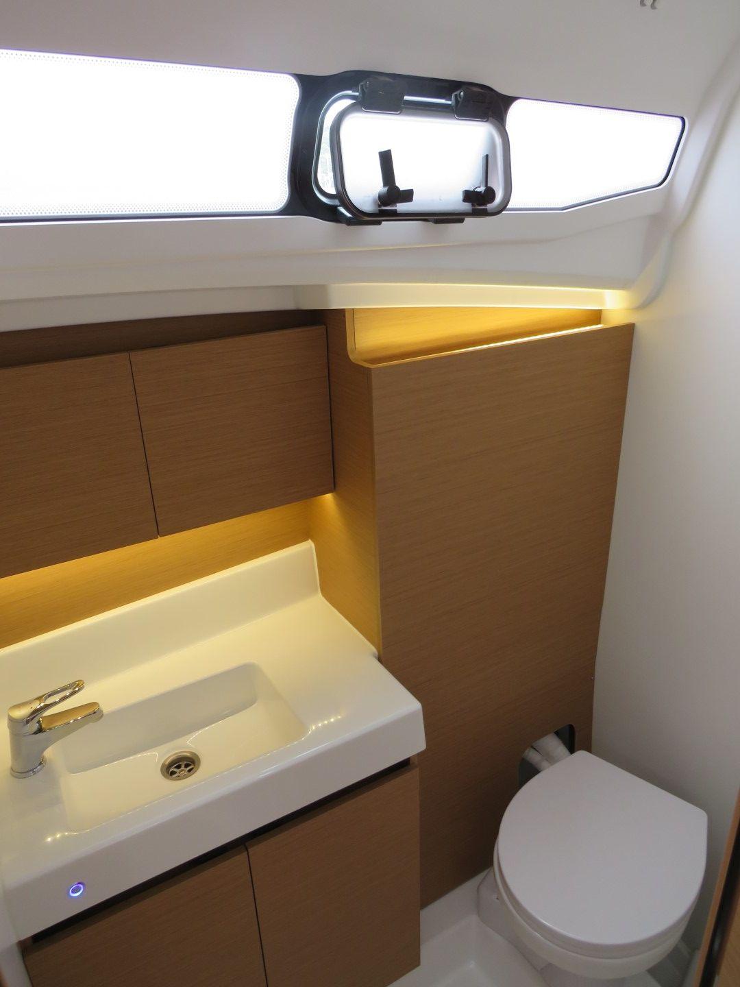 2023 Jeanneau Sun Odyssey 380