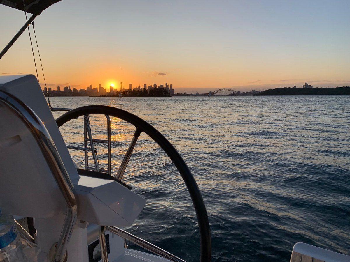 Sun Odyssey 319  Santai