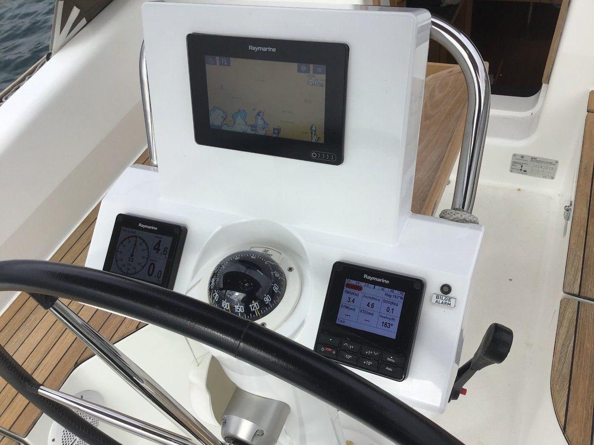 Sun Odyssey 319  Santai