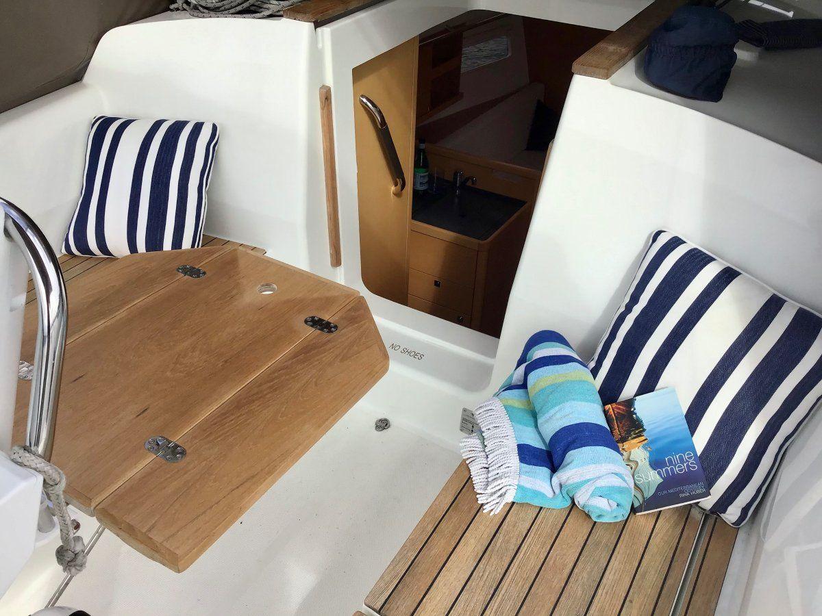 Sun Odyssey 319  Santai