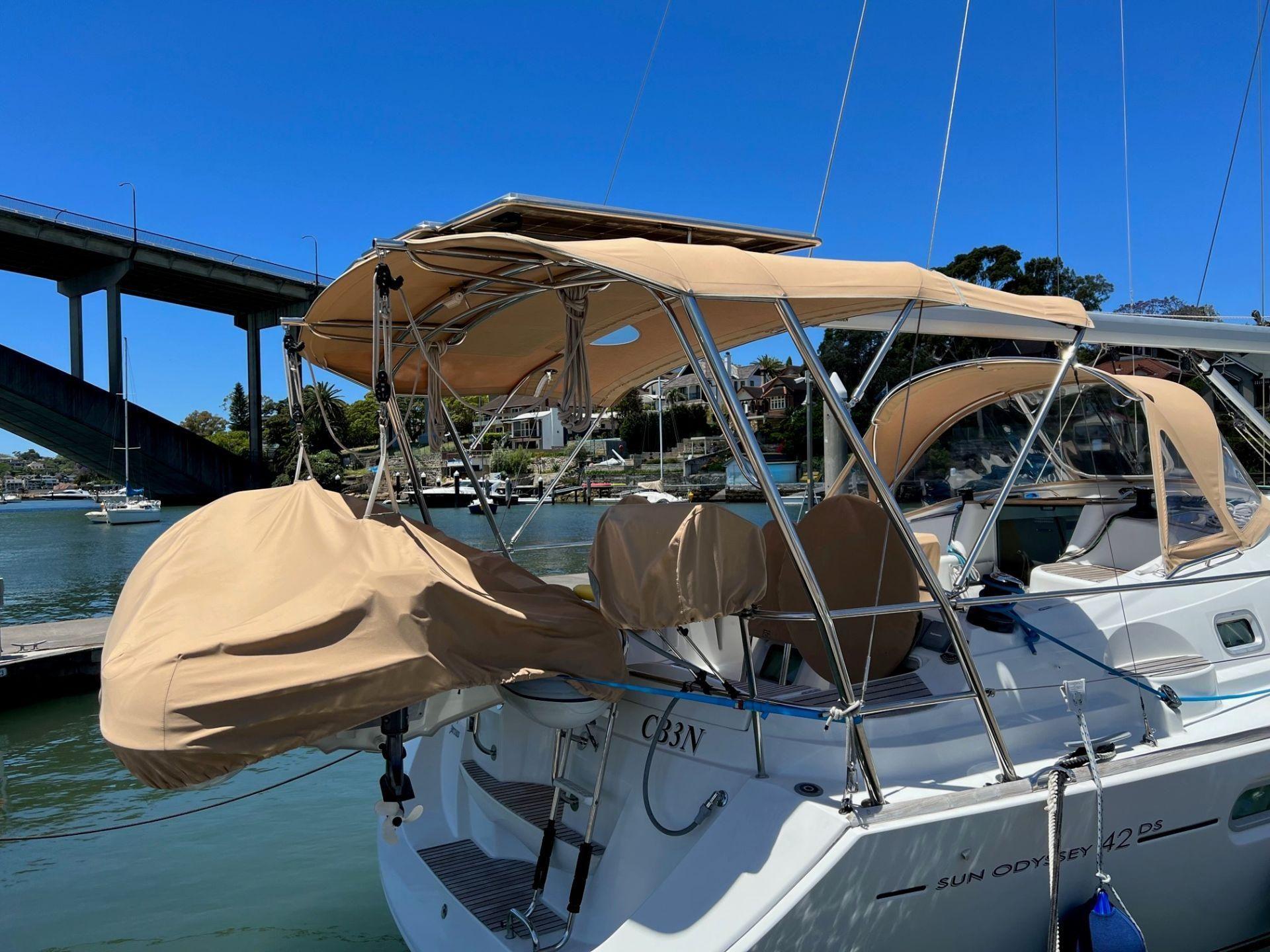 Jeanneau 42 Deck Saloon 