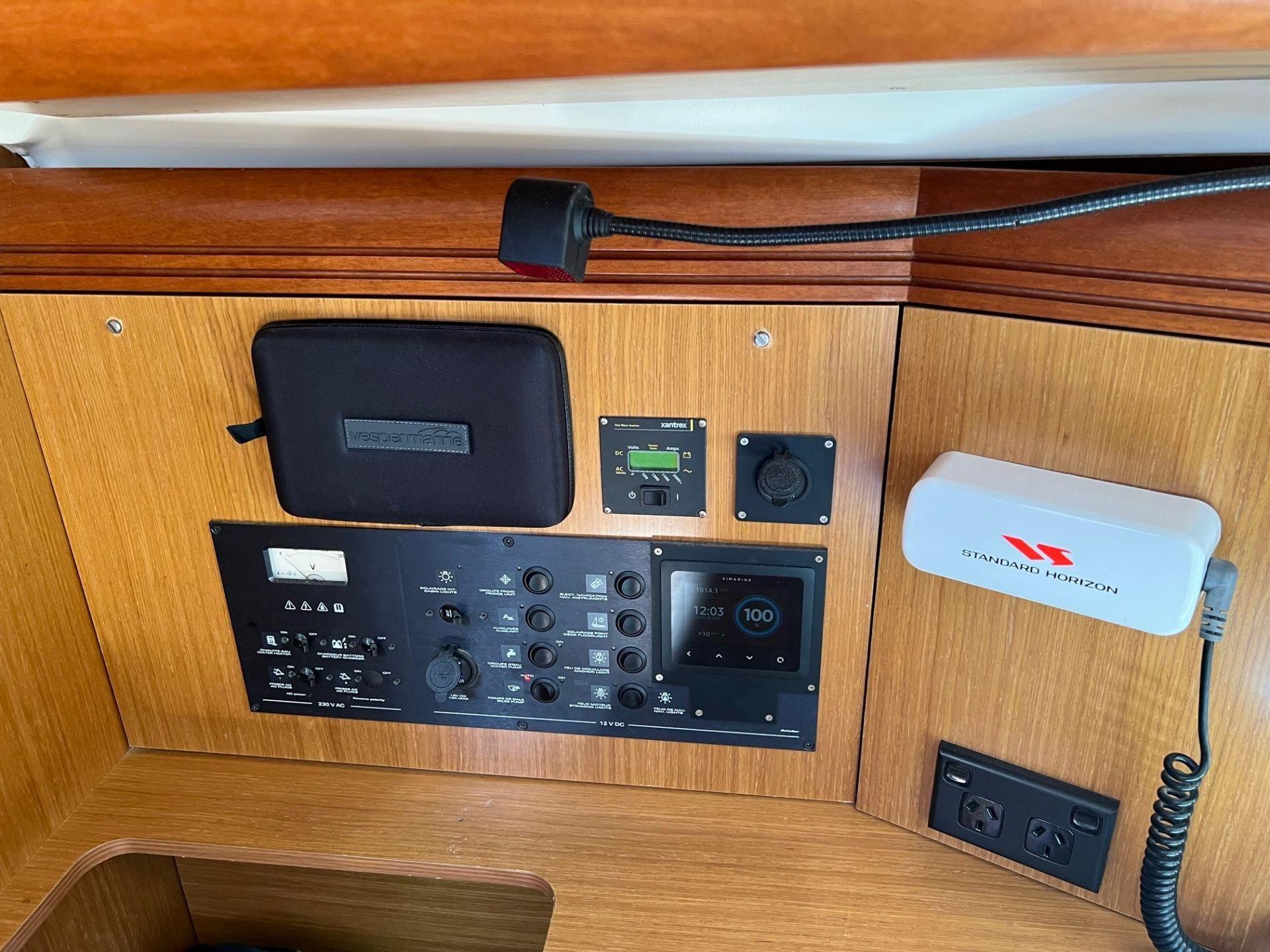 Jeanneau 42 Deck Saloon 