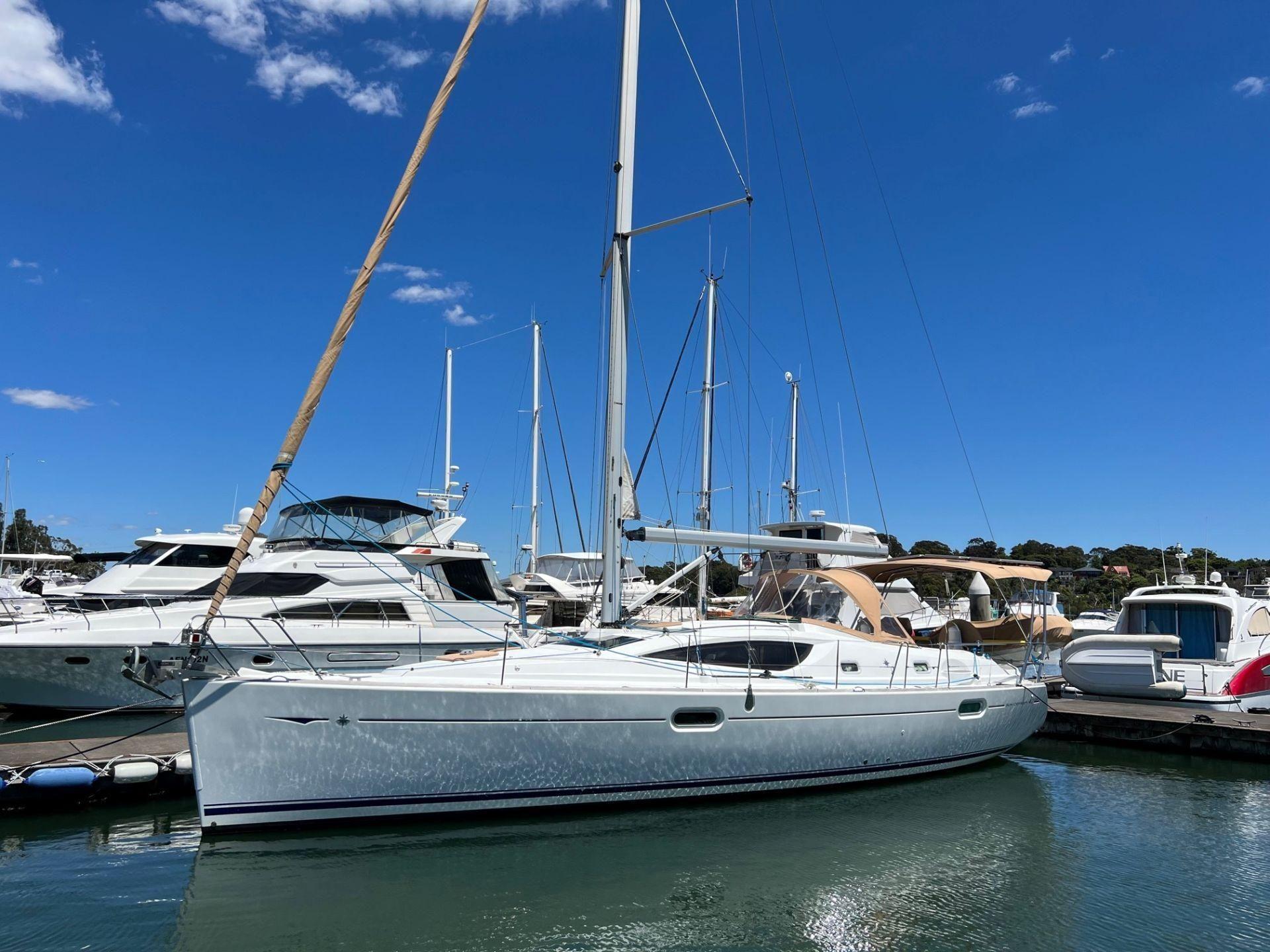 Jeanneau 42 Deck Saloon 