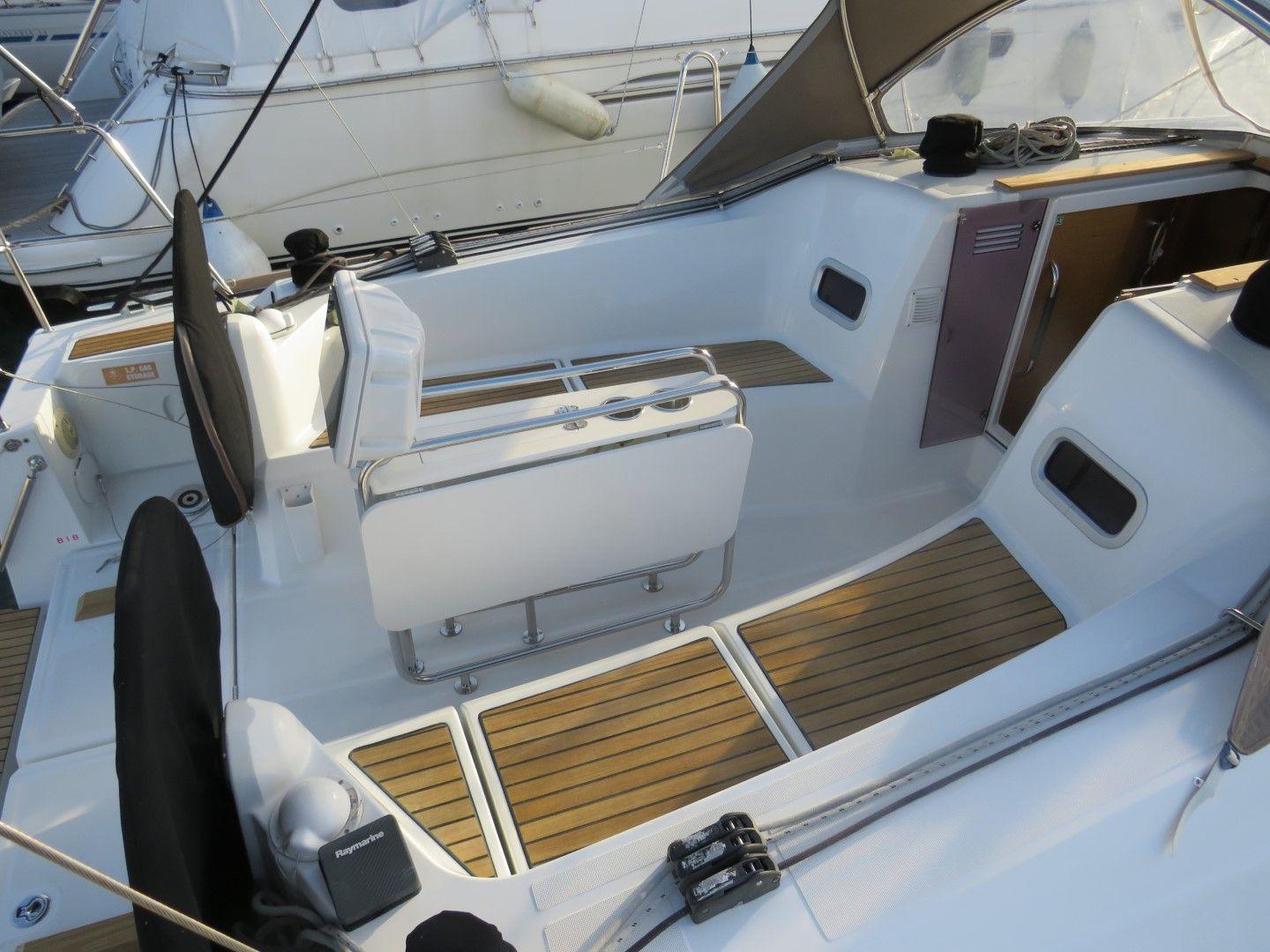 2017 Sun Odyssey 349