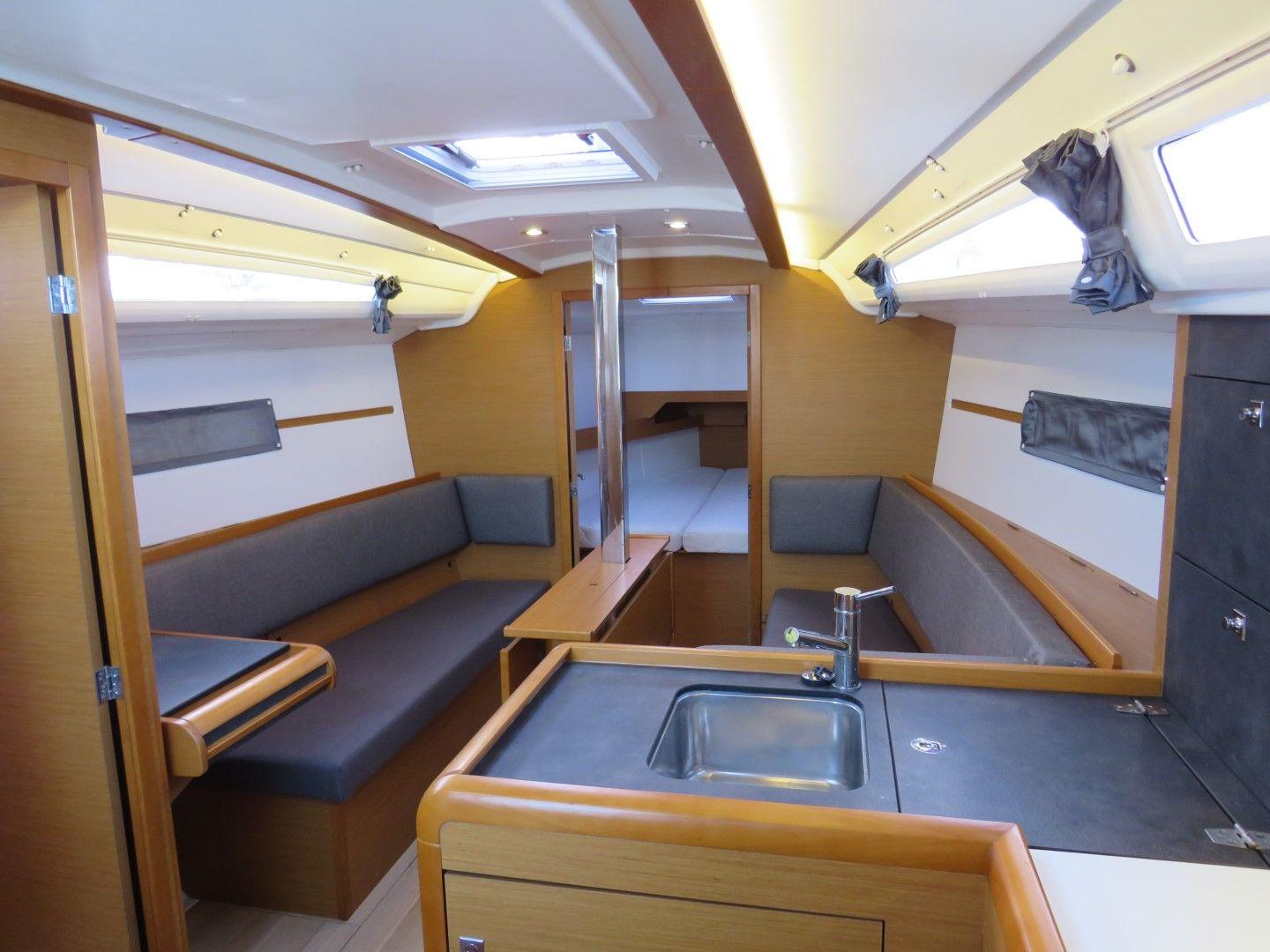 2017 Sun Odyssey 349