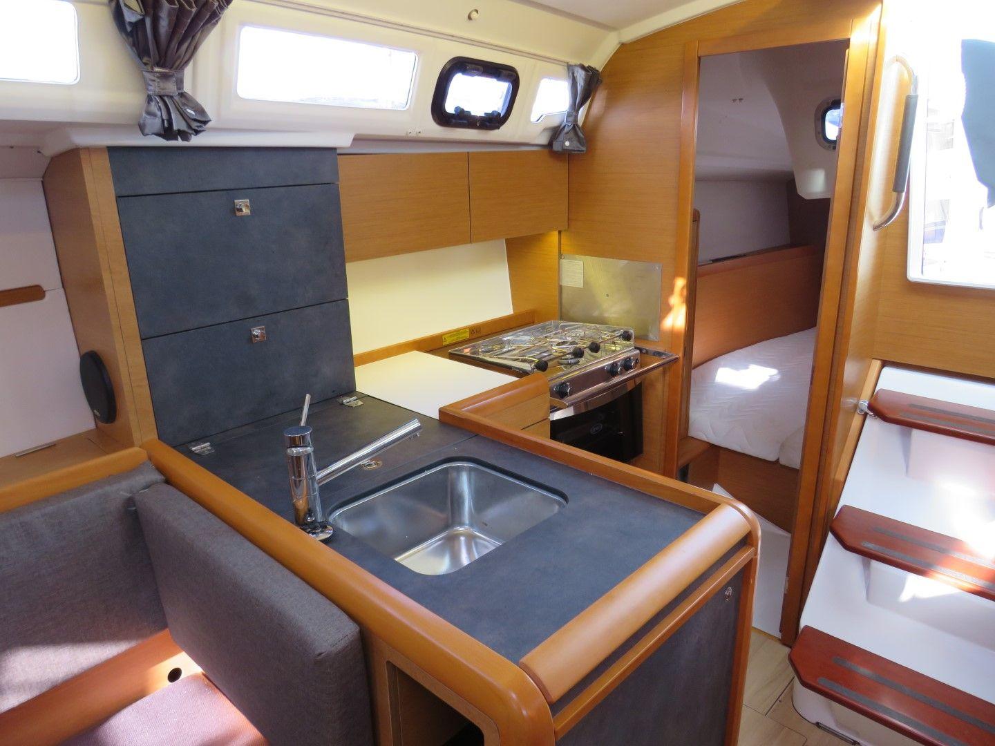 2017 Sun Odyssey 349