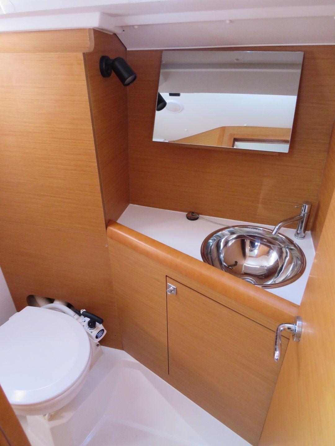 2017 Sun Odyssey 349
