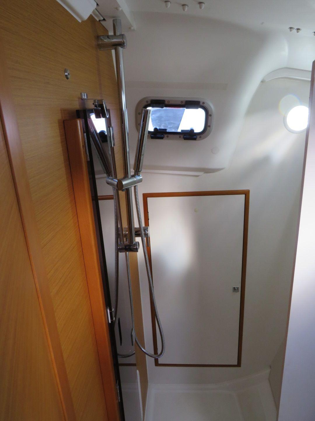 2017 Sun Odyssey 349