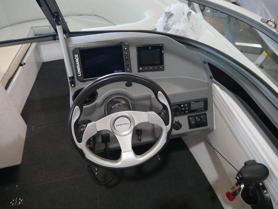 Quintrex 520 Cruiseabout Bow Rider (#62254) Quintrex 520 Cruiseabout Bow Rider (#62254)