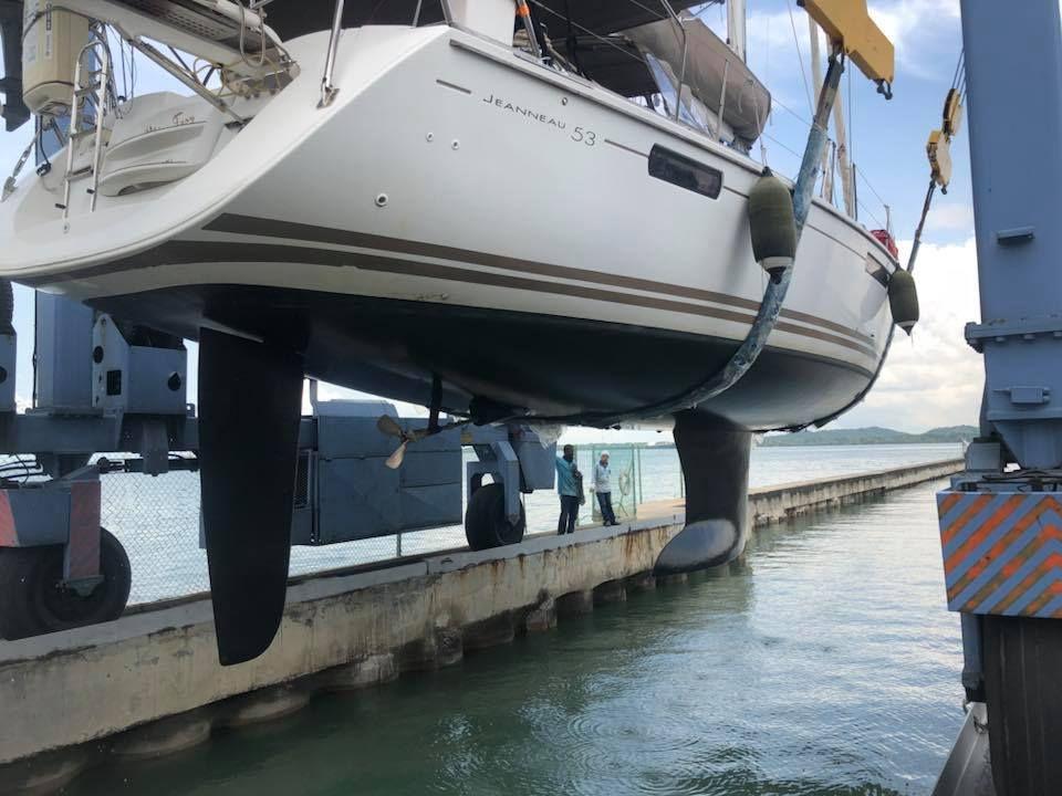 2010 Jeanneau 53