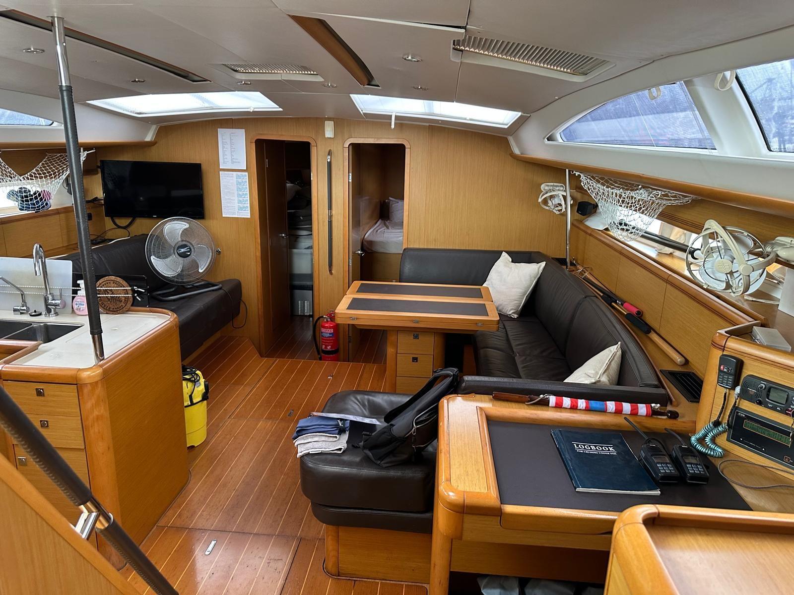 2010 Jeanneau 53