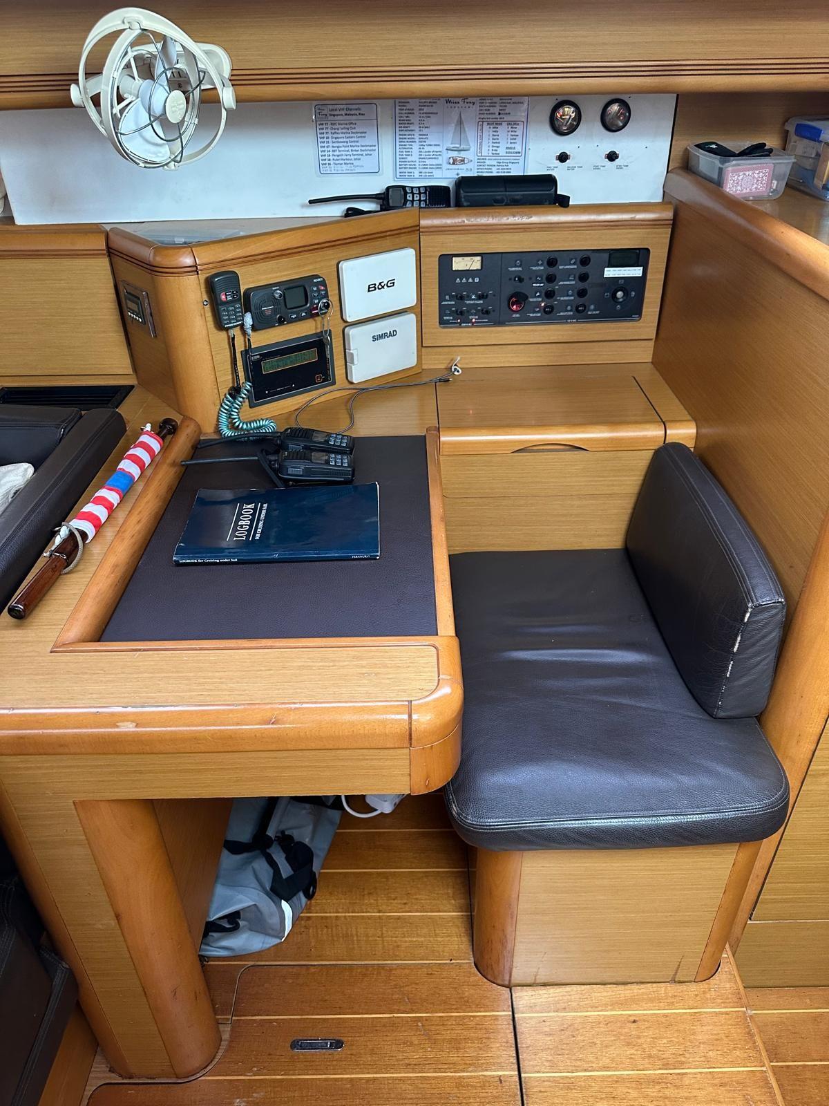 2010 Jeanneau 53