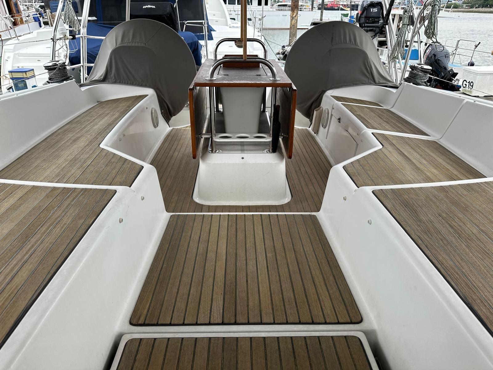 2010 Jeanneau 53