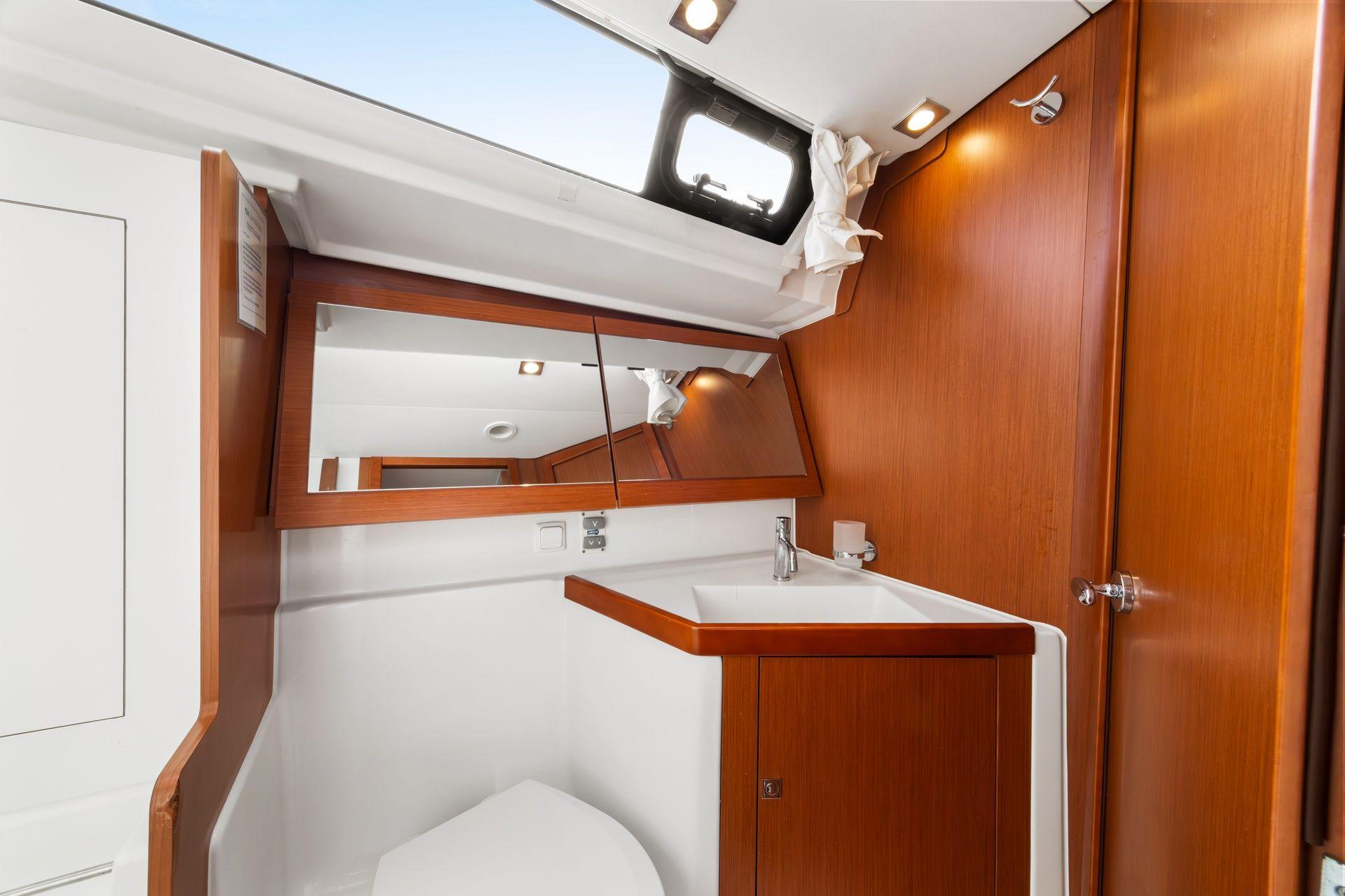 2016 Beneteau Oceanis 45
