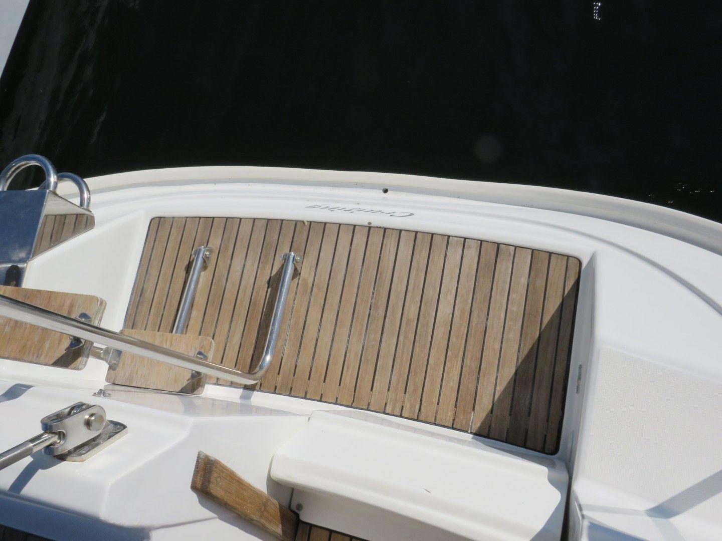 2000 Jeanneau 40 Deck-Saloon