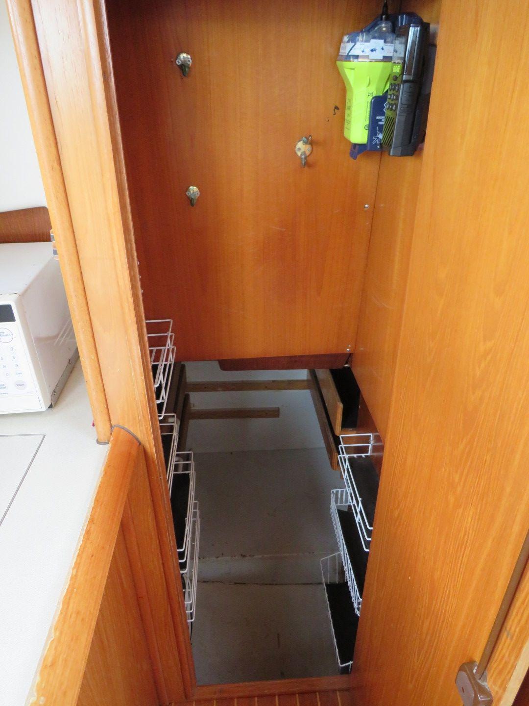 2000 Jeanneau 40 Deck-Saloon