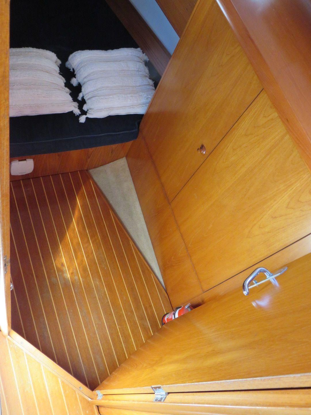2000 Jeanneau 40 Deck-Saloon