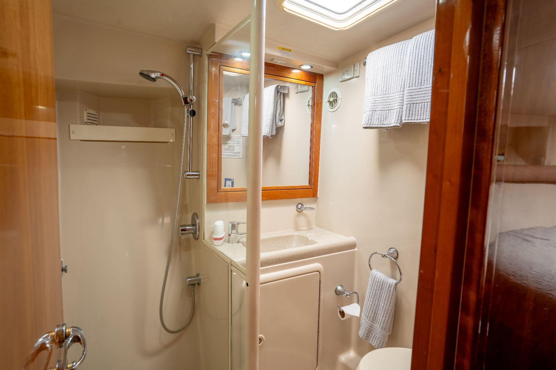 2002 Riviera 48 Enclosed Flybridge | Motor Yacht Sales