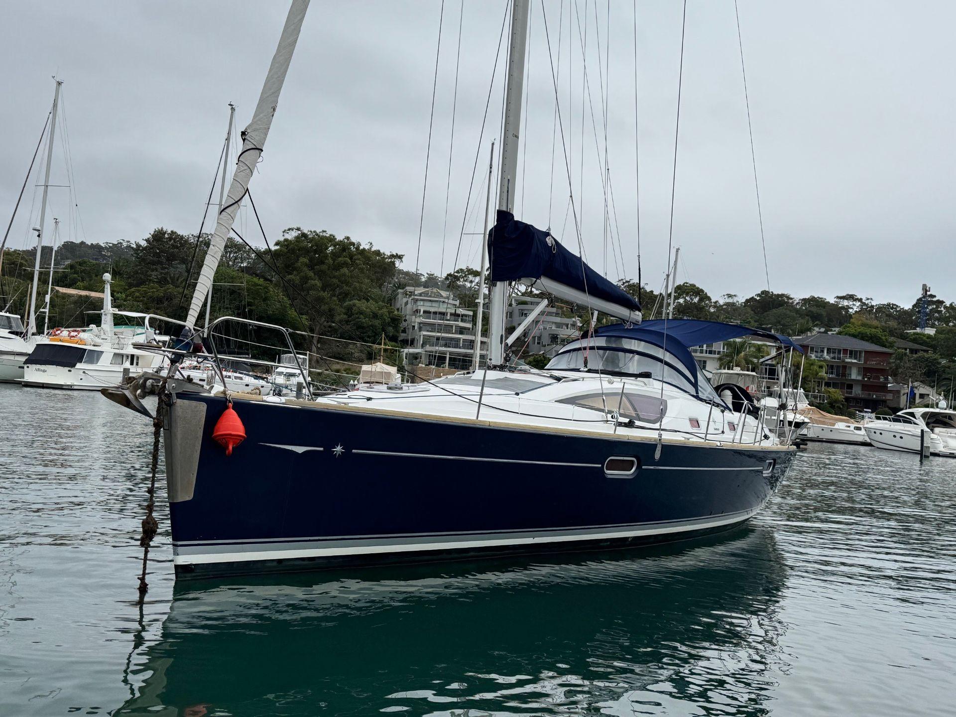 2009 Jeanneau Sun Odyssey 42 Deck Saloon