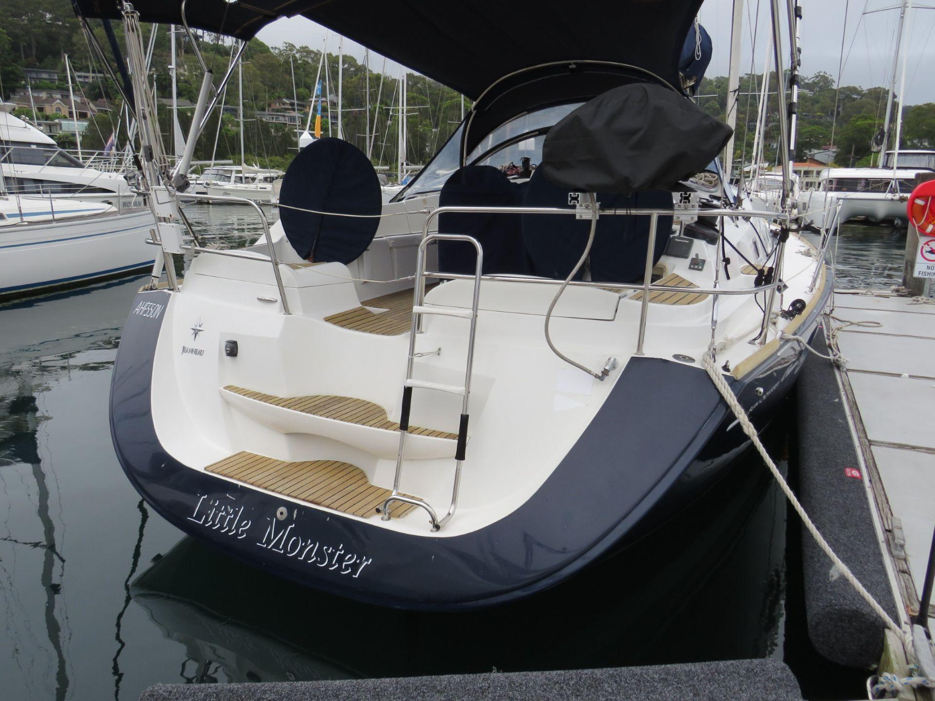 2009 Jeanneau Sun Odyssey 42 Deck Saloon