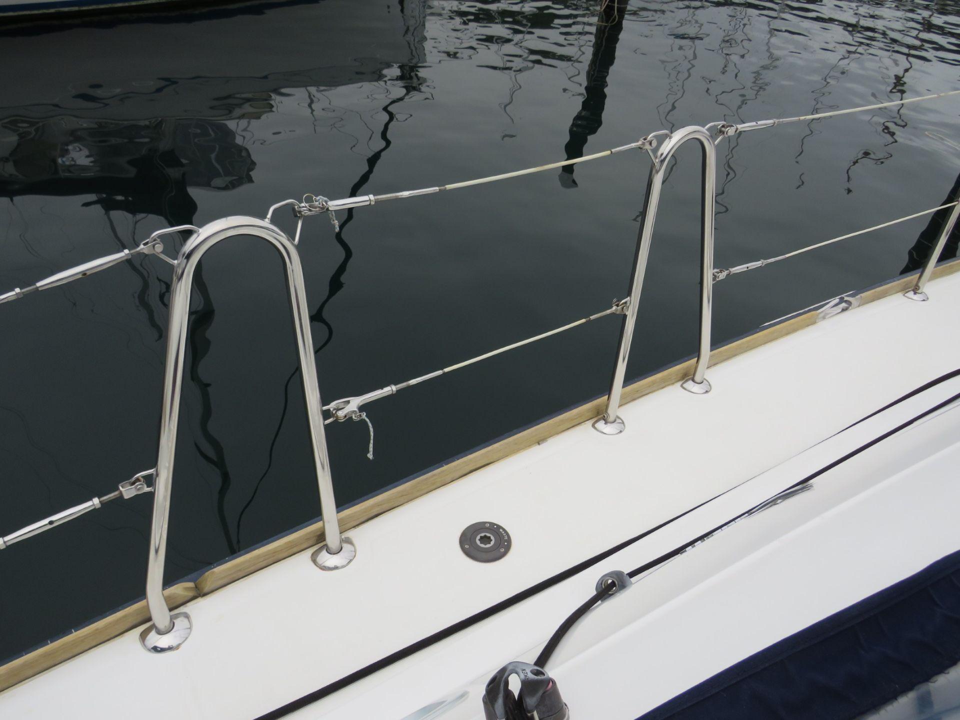 2009 Jeanneau Sun Odyssey 42 Deck Saloon