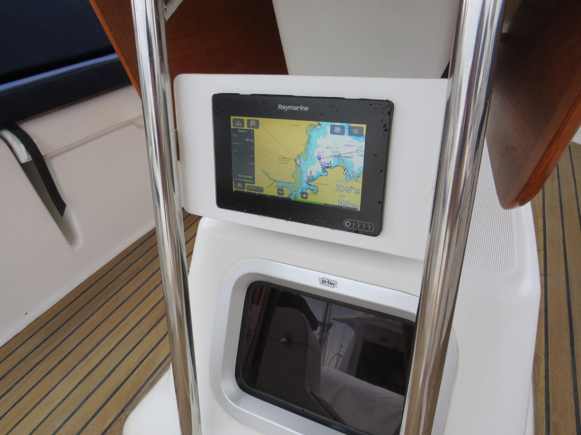 2009 Jeanneau Sun Odyssey 42 Deck Saloon