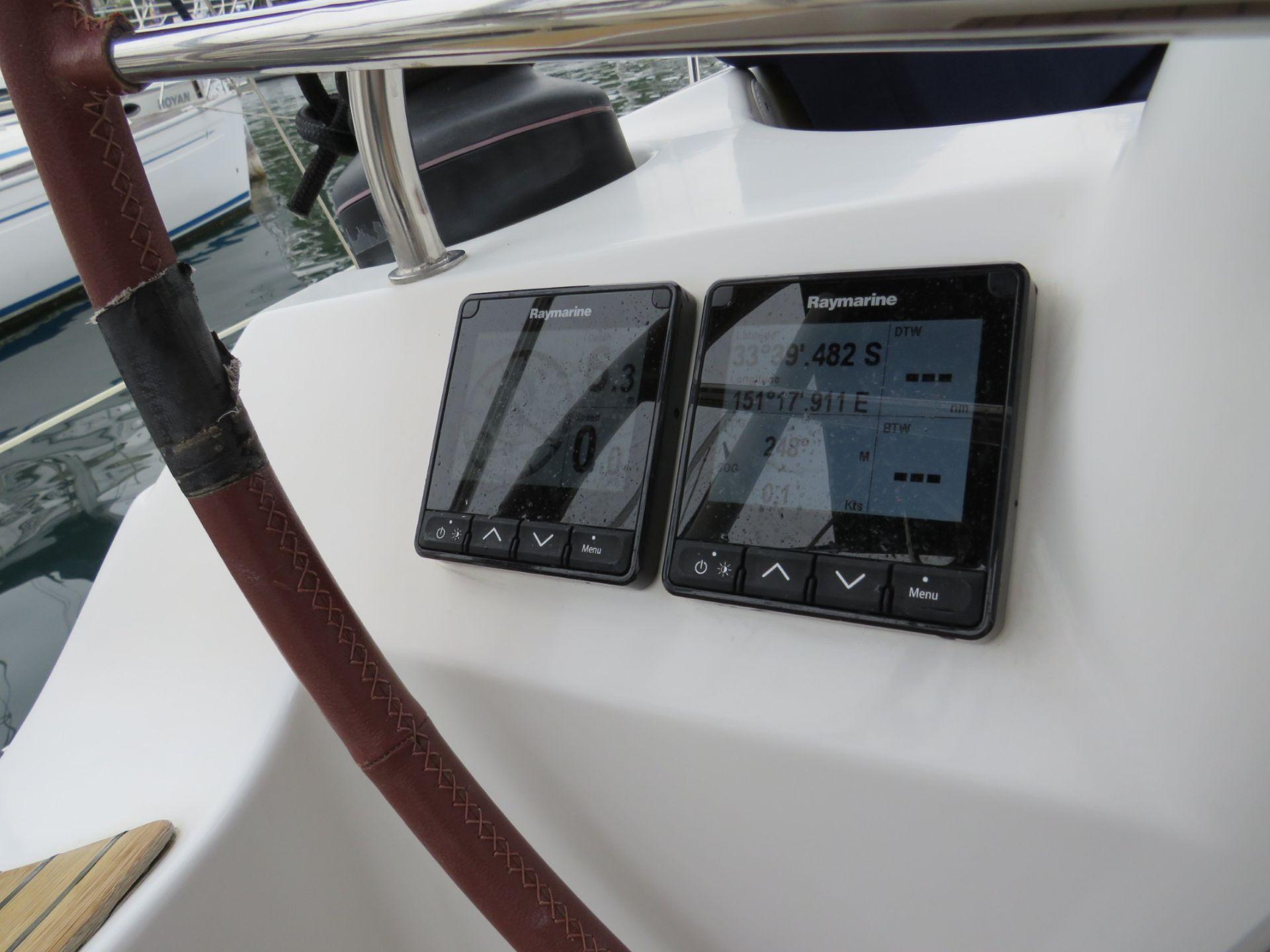 2009 Jeanneau Sun Odyssey 42 Deck Saloon