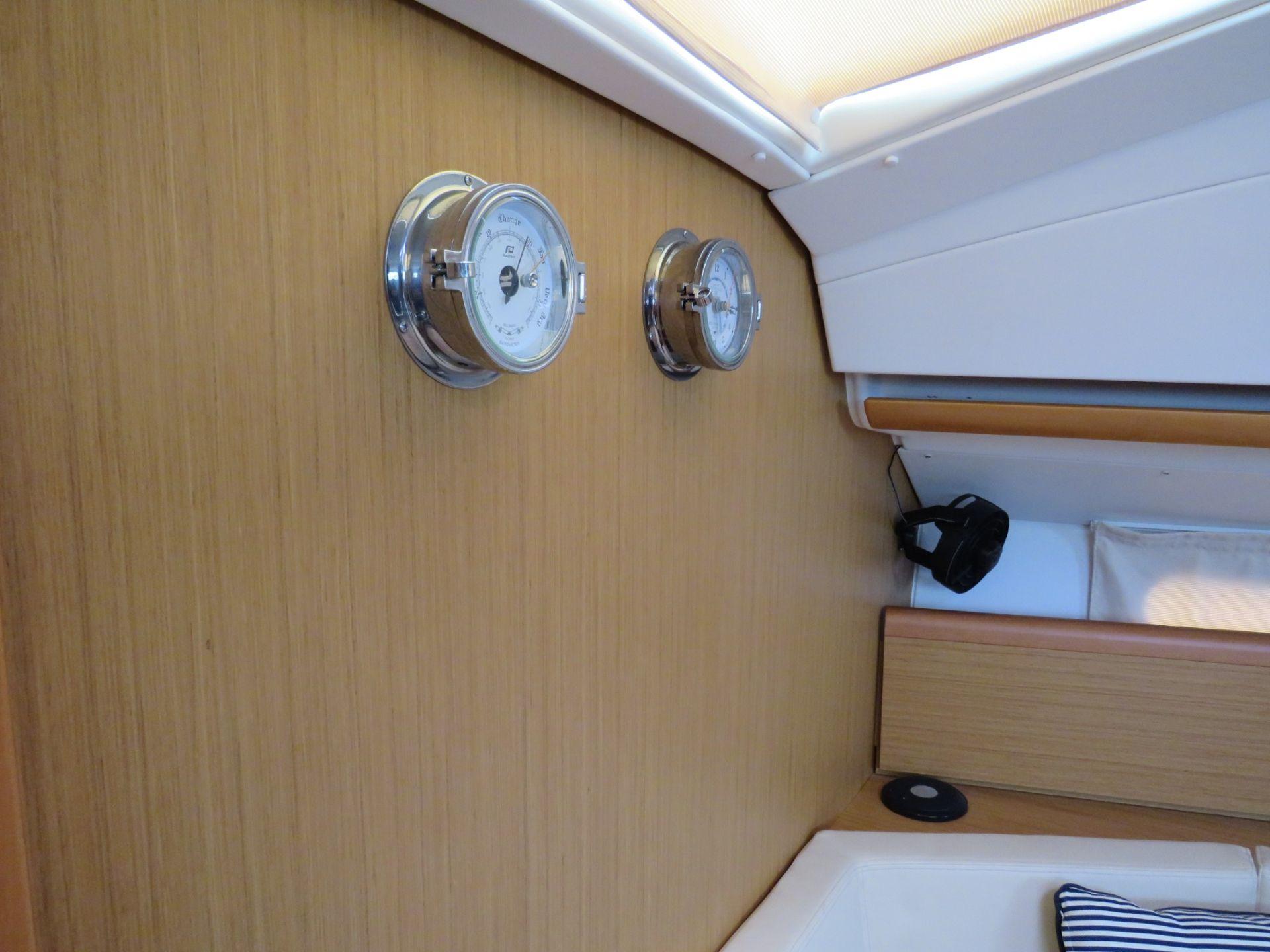 2009 Jeanneau Sun Odyssey 42 Deck Saloon