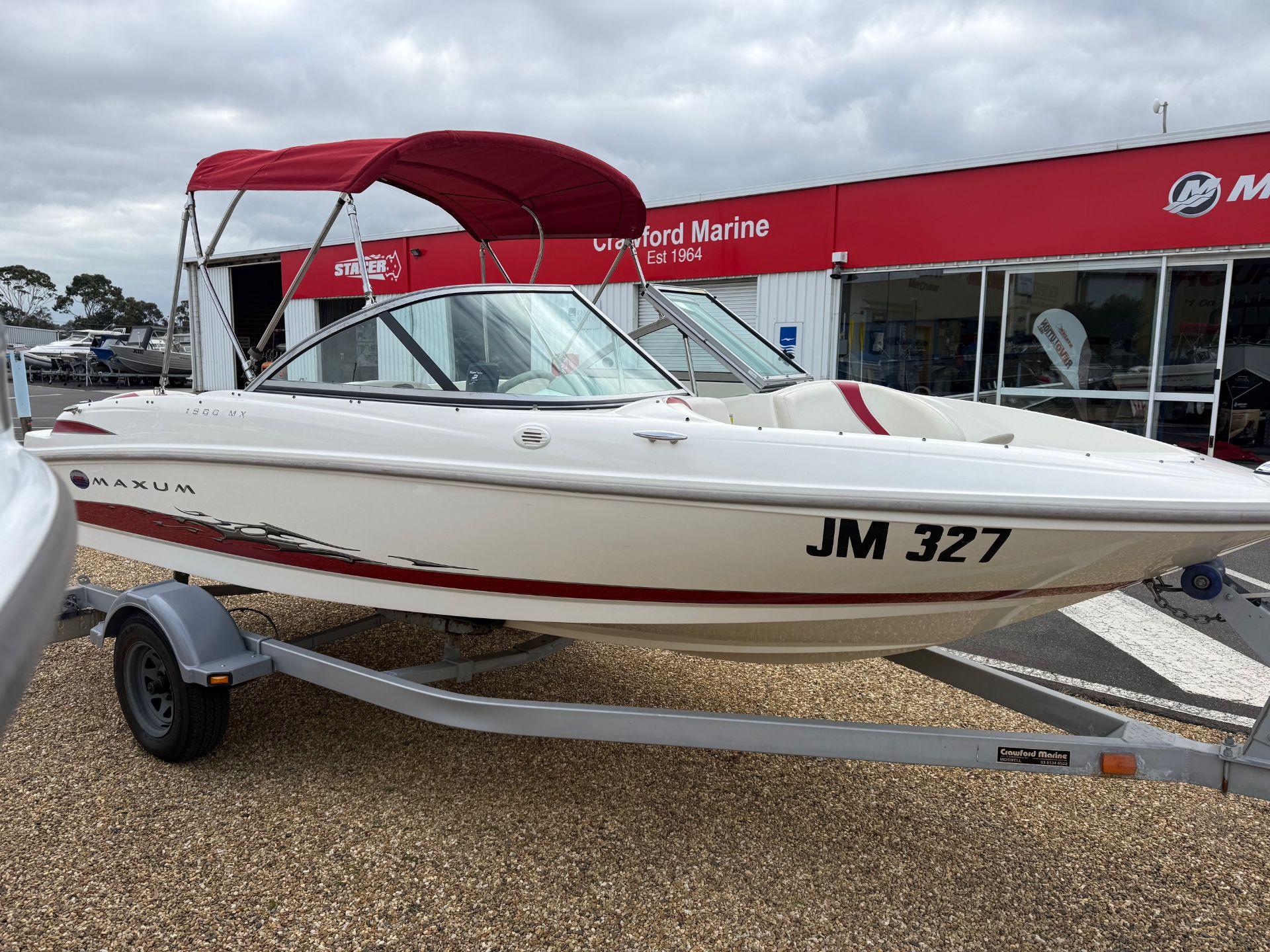 MAXUM 1800 BOW RIDER