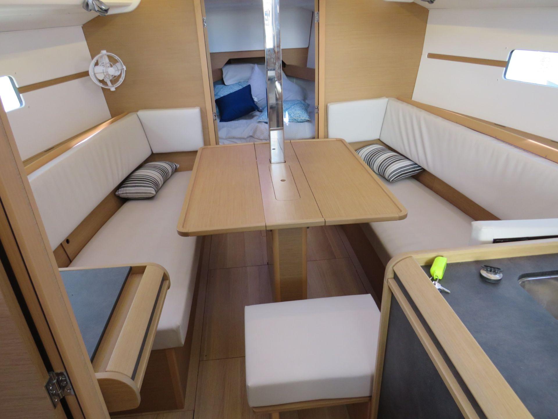 2020 Jeanneau Sun Odyssey 349
