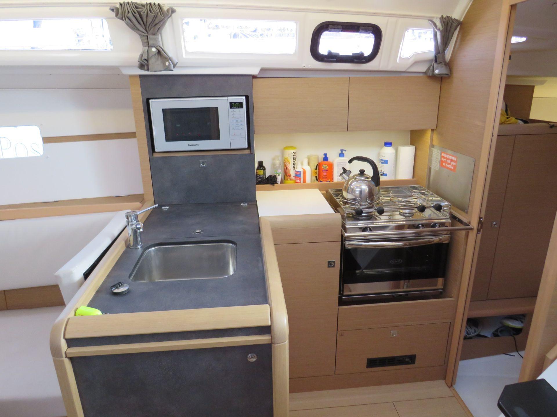 2020 Jeanneau Sun Odyssey 349