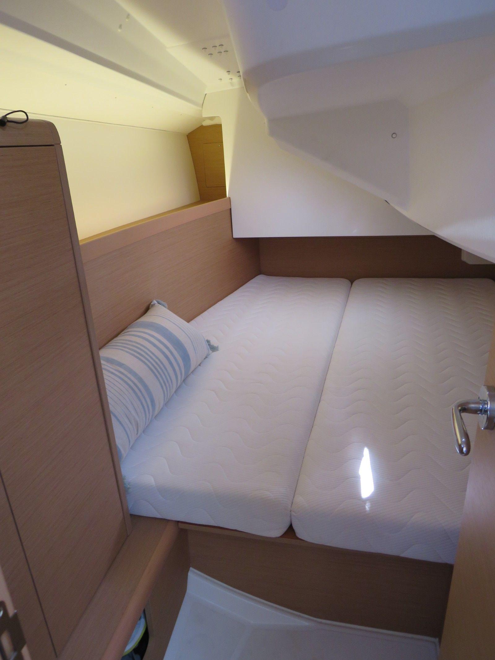 2020 Jeanneau Sun Odyssey 349