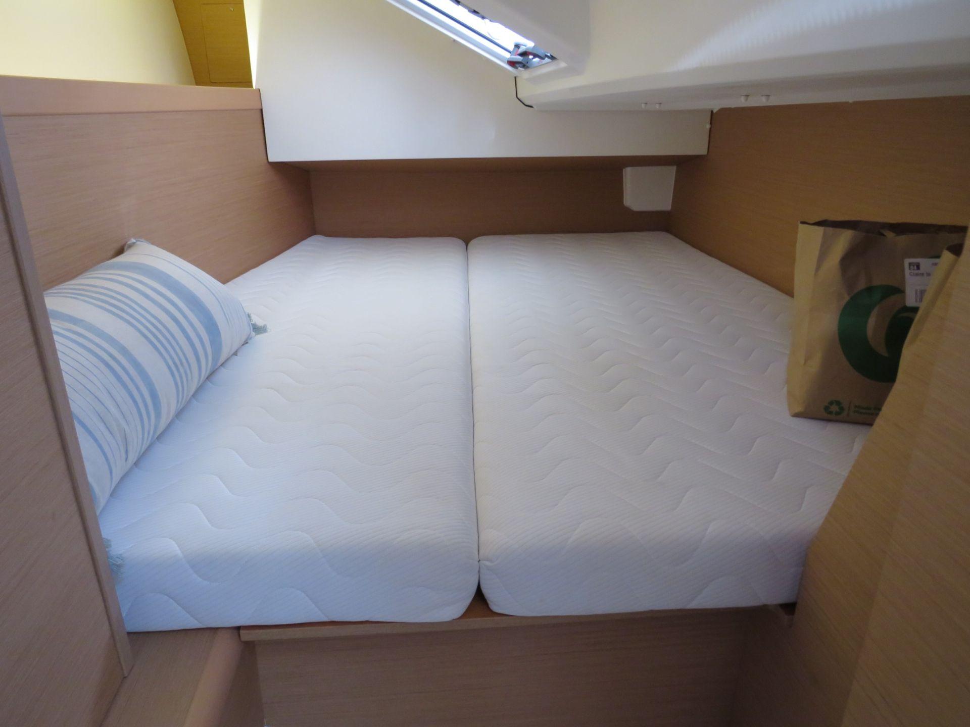 2020 Jeanneau Sun Odyssey 349