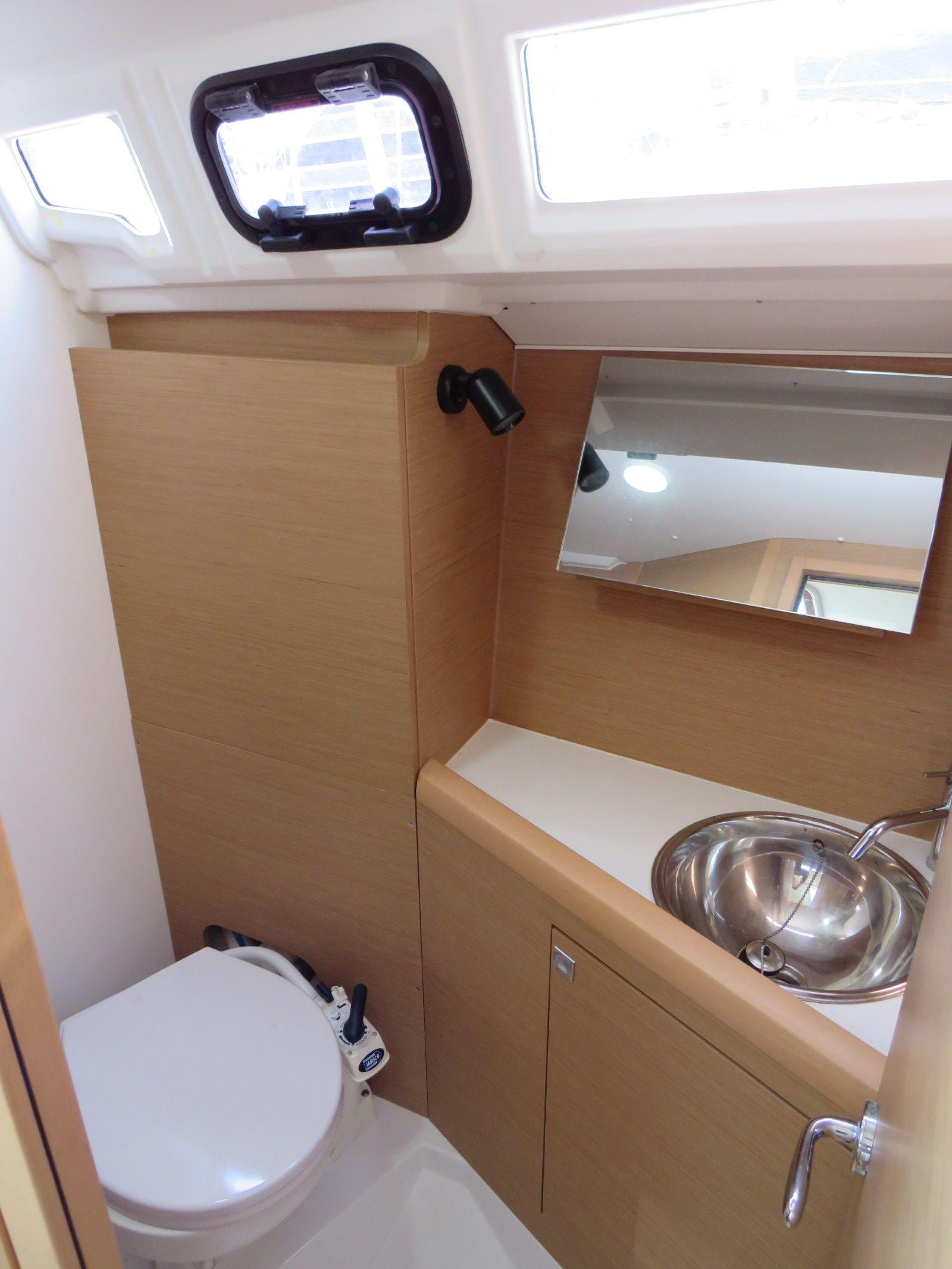 2020 Jeanneau Sun Odyssey 349