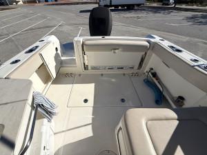 Boston Whaler 230 Vantage