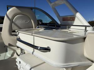 Boston Whaler 230 Vantage