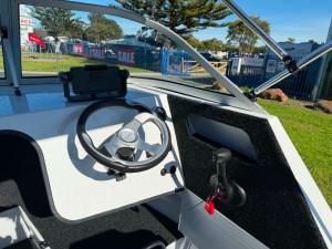 Quintrex 520 Ocean Spirit - 2026 Model (NEW B65588)