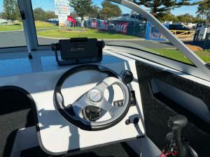 Quintrex 520 Ocean Spirit - 2026 Model (NEW B65588)