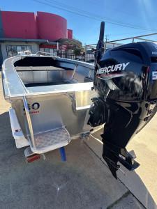Quintrex 420 Busta, 50hp Mercury