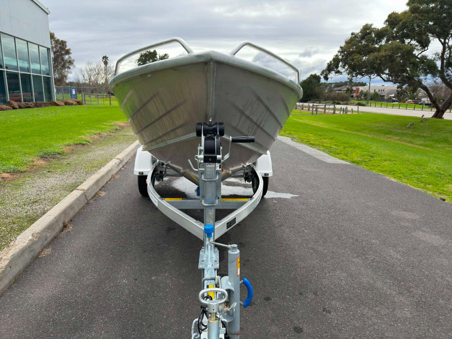 Quintrex 400 Dart L/S - 2026 Model ( NEW B65641) Quintrex 400 Dart L/S - 2026 Model ( NEW B65641)