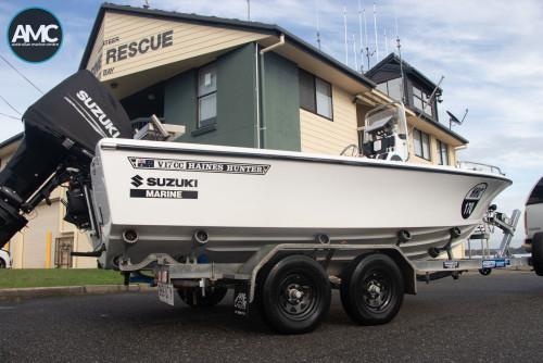 Carousel 3 of Haines Hunter V17 Centre Console