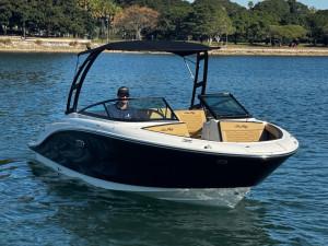 2026 SEA RAY SPX210 STERN DRIVE