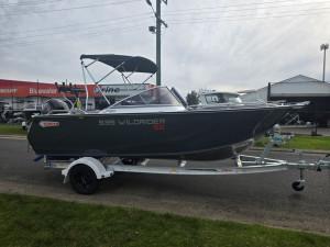 539 Wildrider SE Stacer, 115hp Mercury four stroke Pro XS & 1595kg drive on alloy trailer