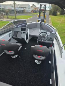 539 Wildrider SE Stacer, 115hp Mercury four stroke Pro XS & 1595kg drive on alloy trailer