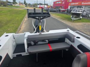 539 Wildrider SE Stacer, 115hp Mercury four stroke Pro XS & 1595kg drive on alloy trailer