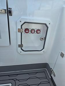 700HT Northbank, 300hp Mercury Verado four stroke & Easytow alloy drive on trailer