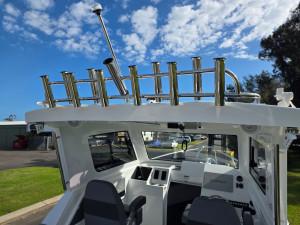 700HT Northbank, 300hp Mercury Verado four stroke & Easytow alloy drive on trailer