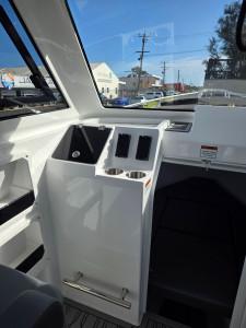 700HT Northbank, 300hp Mercury Verado four stroke & Easytow alloy drive on trailer