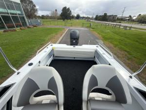 Quintrex 481 Fishabout (NEW B65733)