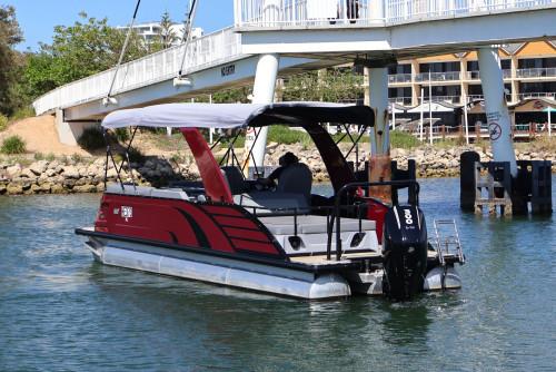 Carousel 2 of KinOcean 27ft Sport Tri-Toon 